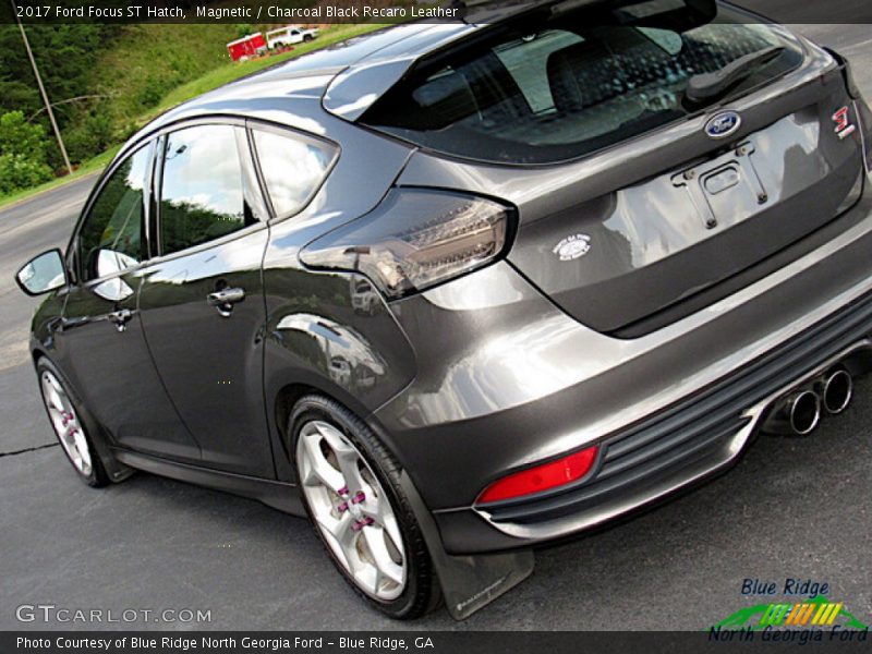 Magnetic / Charcoal Black Recaro Leather 2017 Ford Focus ST Hatch