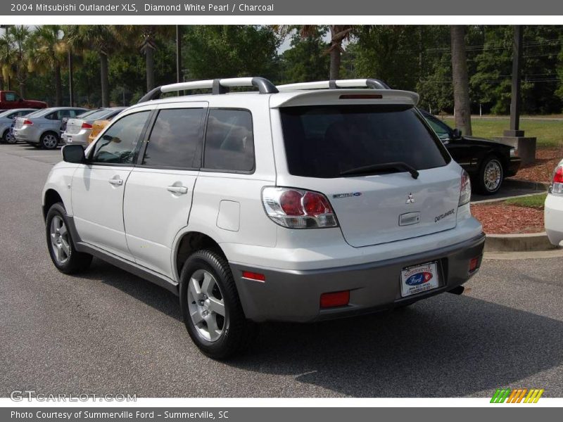Diamond White Pearl / Charcoal 2004 Mitsubishi Outlander XLS