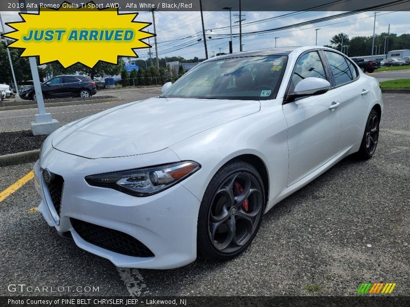 Alfa White / Black/Red 2018 Alfa Romeo Giulia Ti Sport AWD