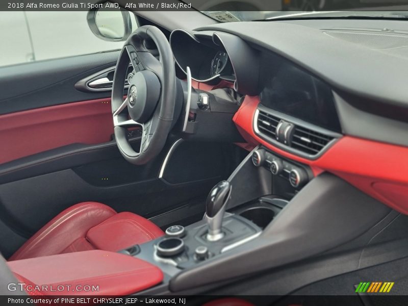 Alfa White / Black/Red 2018 Alfa Romeo Giulia Ti Sport AWD