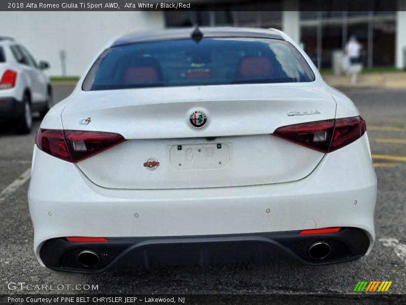 Alfa White / Black/Red 2018 Alfa Romeo Giulia Ti Sport AWD