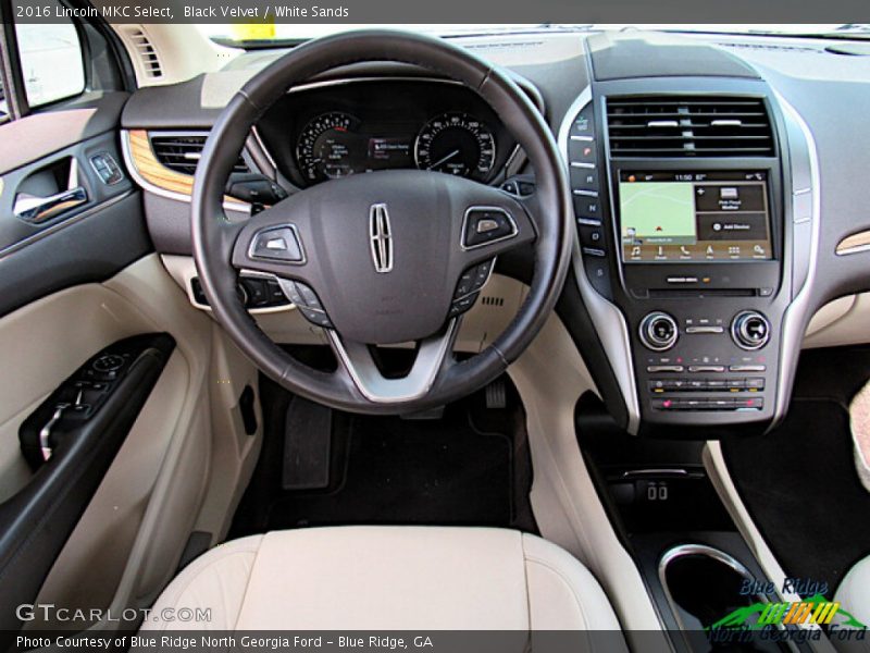 Black Velvet / White Sands 2016 Lincoln MKC Select