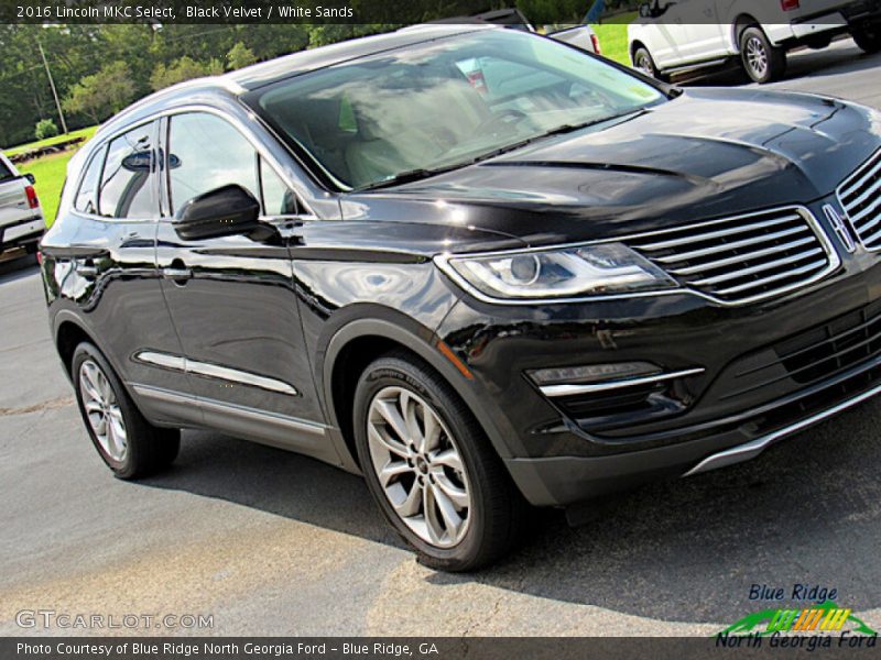 Black Velvet / White Sands 2016 Lincoln MKC Select