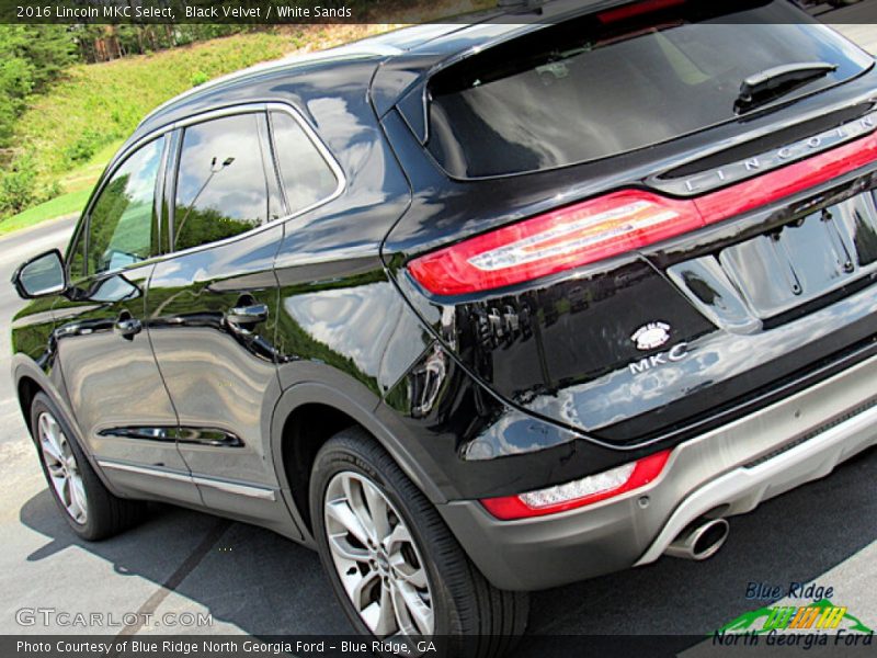 Black Velvet / White Sands 2016 Lincoln MKC Select