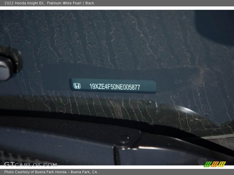 Platinum White Pearl / Black 2022 Honda Insight EX