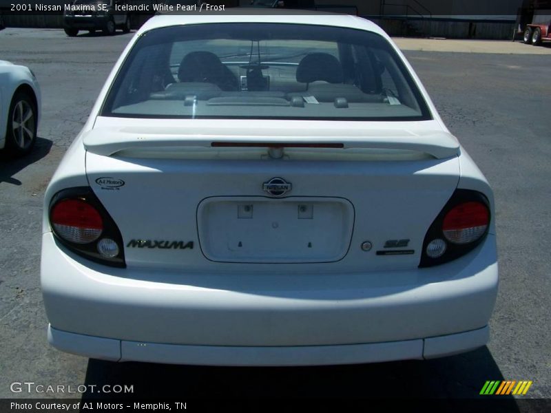 Icelandic White Pearl / Frost 2001 Nissan Maxima SE