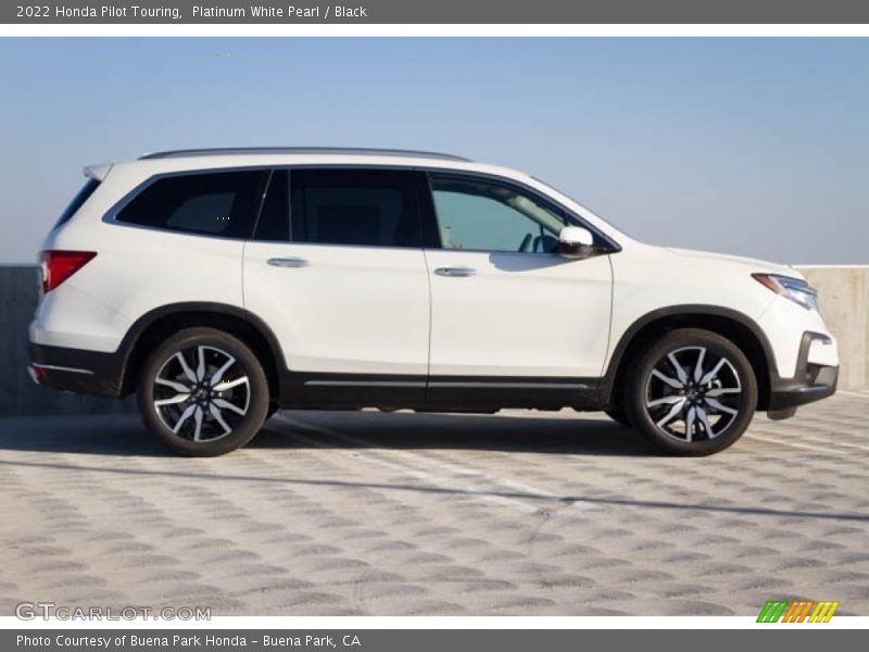 Platinum White Pearl / Black 2022 Honda Pilot Touring