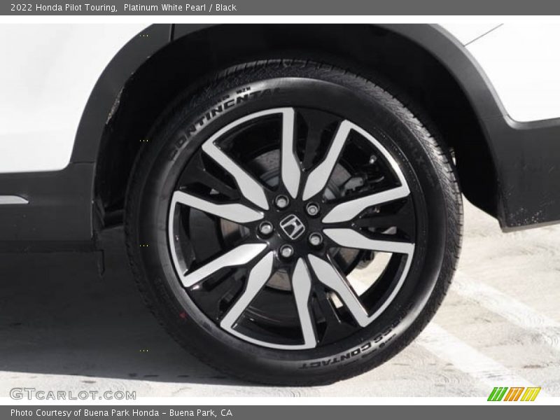 Platinum White Pearl / Black 2022 Honda Pilot Touring