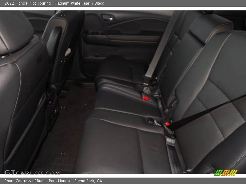 Platinum White Pearl / Black 2022 Honda Pilot Touring