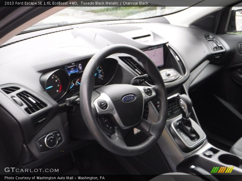 Tuxedo Black Metallic / Charcoal Black 2013 Ford Escape SE 1.6L EcoBoost 4WD
