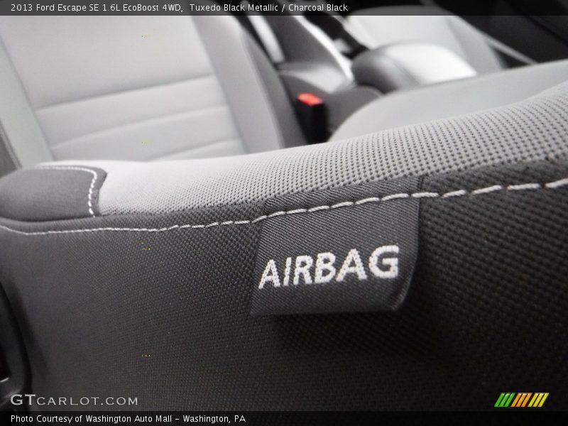 Tuxedo Black Metallic / Charcoal Black 2013 Ford Escape SE 1.6L EcoBoost 4WD