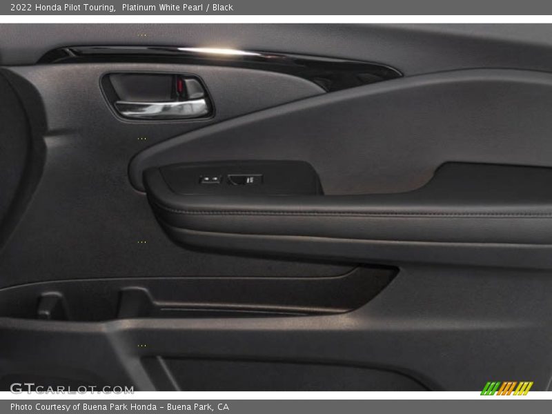 Platinum White Pearl / Black 2022 Honda Pilot Touring
