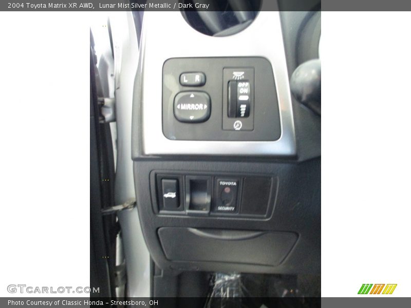 Controls of 2004 Matrix XR AWD