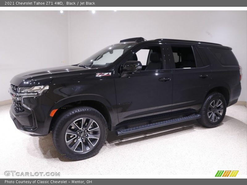Front 3/4 View of 2021 Tahoe Z71 4WD