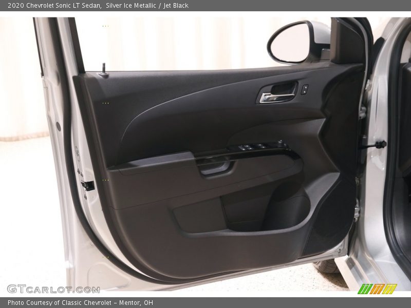 Silver Ice Metallic / Jet Black 2020 Chevrolet Sonic LT Sedan