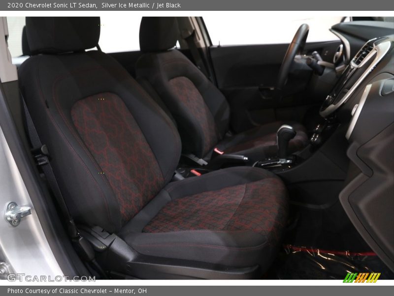 Silver Ice Metallic / Jet Black 2020 Chevrolet Sonic LT Sedan