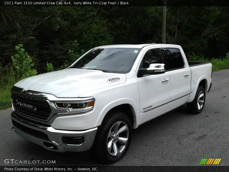 Front 3/4 View of 2021 1500 Limited Crew Cab 4x4