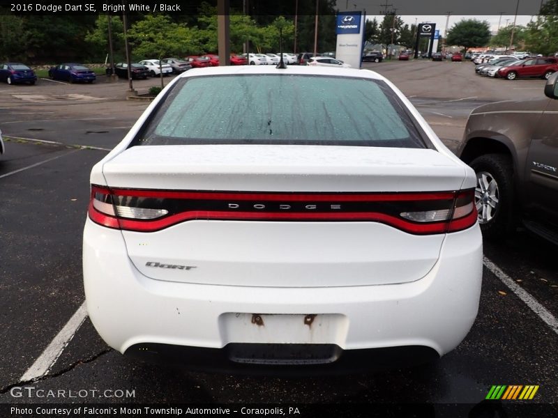 Bright White / Black 2016 Dodge Dart SE
