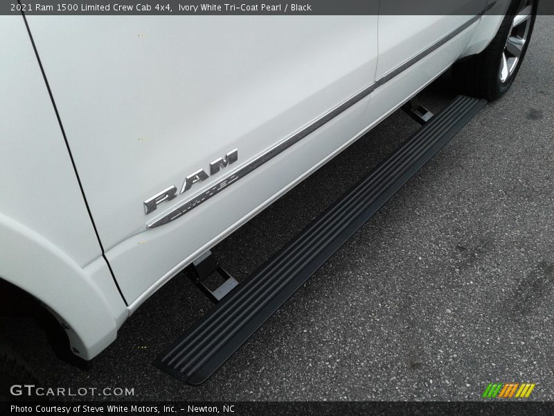 Ivory White Tri-Coat Pearl / Black 2021 Ram 1500 Limited Crew Cab 4x4