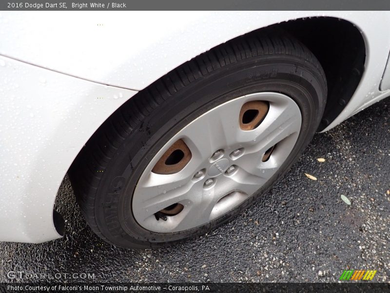 Bright White / Black 2016 Dodge Dart SE