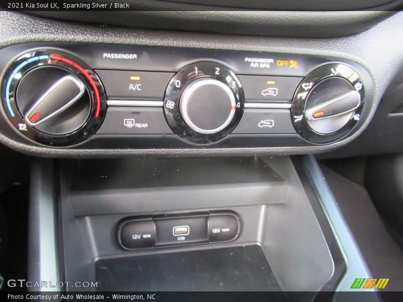 Sparkling Silver / Black 2021 Kia Soul LX