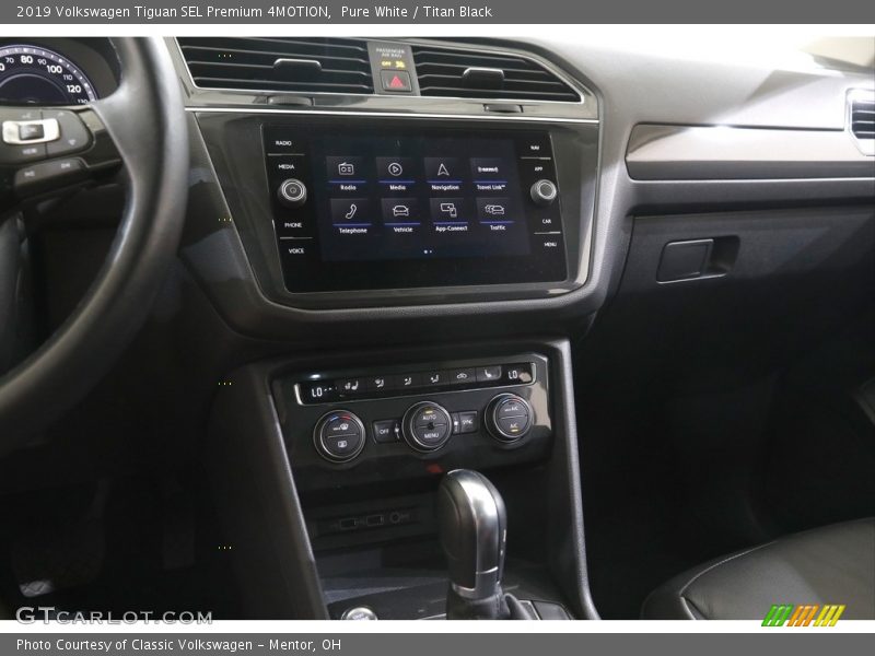 Pure White / Titan Black 2019 Volkswagen Tiguan SEL Premium 4MOTION