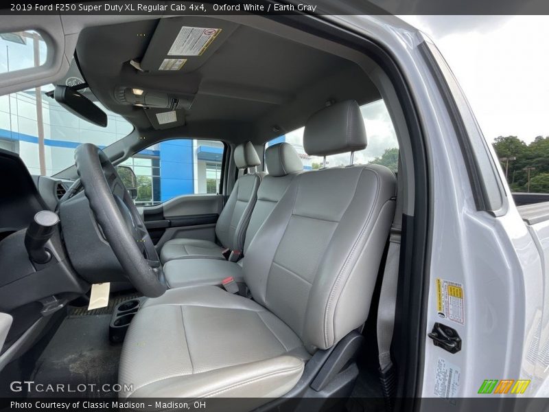Oxford White / Earth Gray 2019 Ford F250 Super Duty XL Regular Cab 4x4