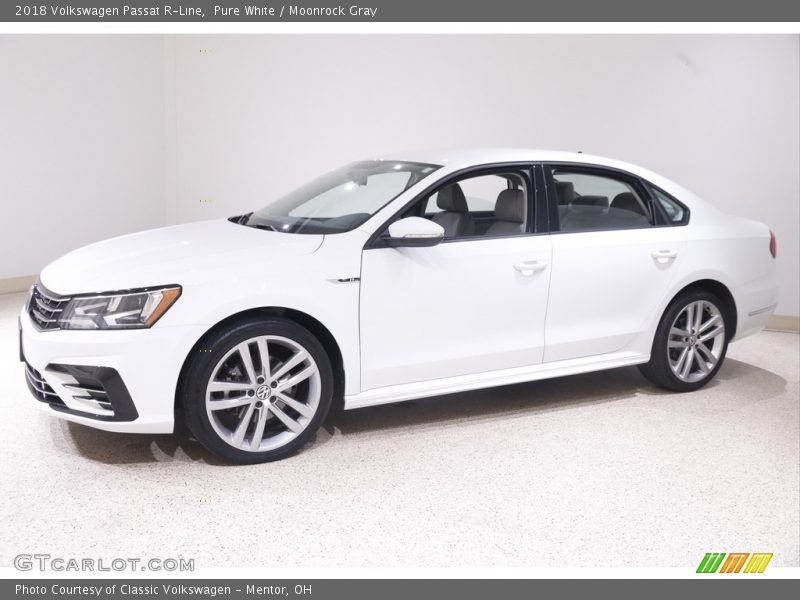 Pure White / Moonrock Gray 2018 Volkswagen Passat R-Line