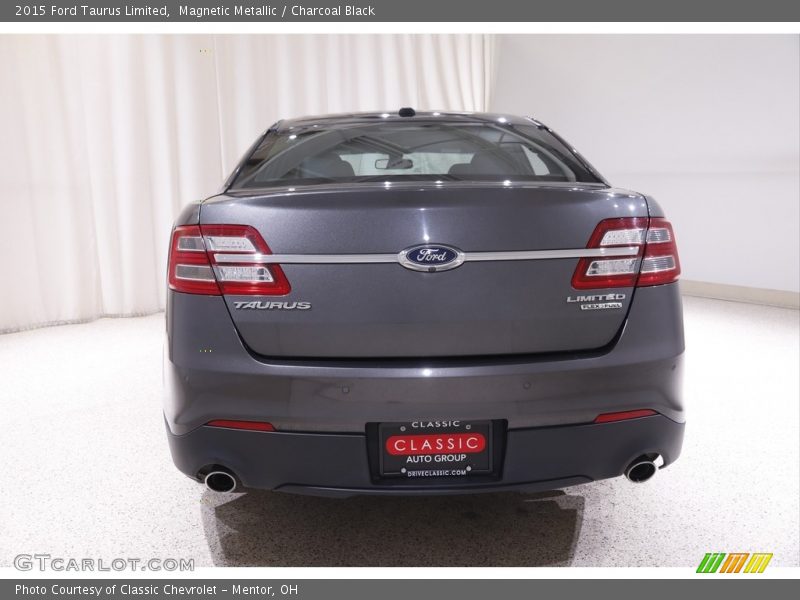 Magnetic Metallic / Charcoal Black 2015 Ford Taurus Limited