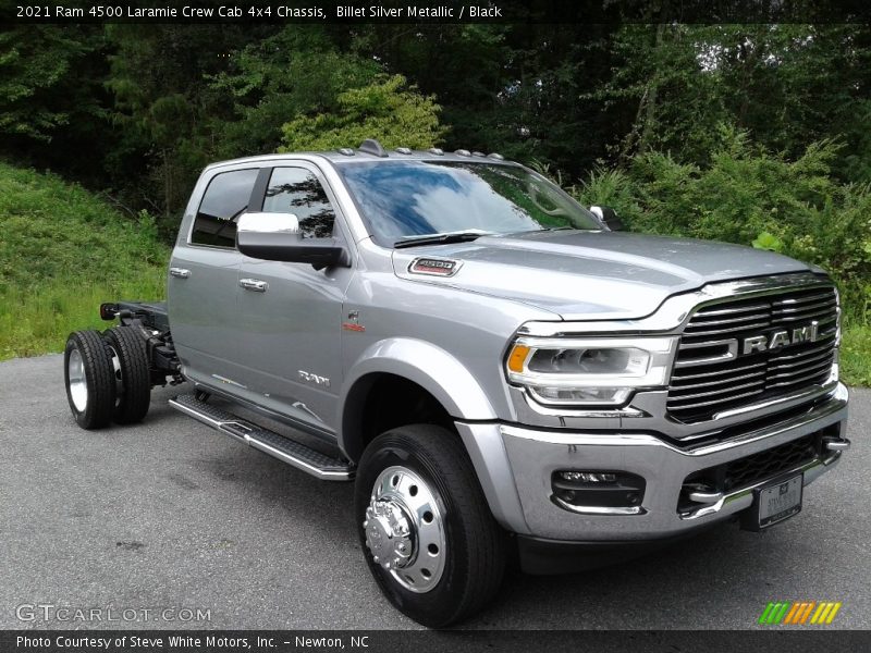 Front 3/4 View of 2021 4500 Laramie Crew Cab 4x4 Chassis