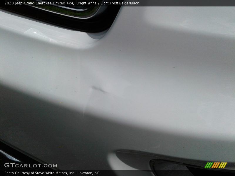Bright White / Light Frost Beige/Black 2020 Jeep Grand Cherokee Limited 4x4