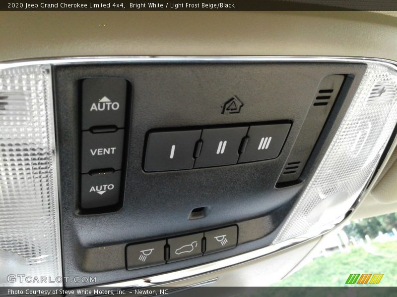 Bright White / Light Frost Beige/Black 2020 Jeep Grand Cherokee Limited 4x4