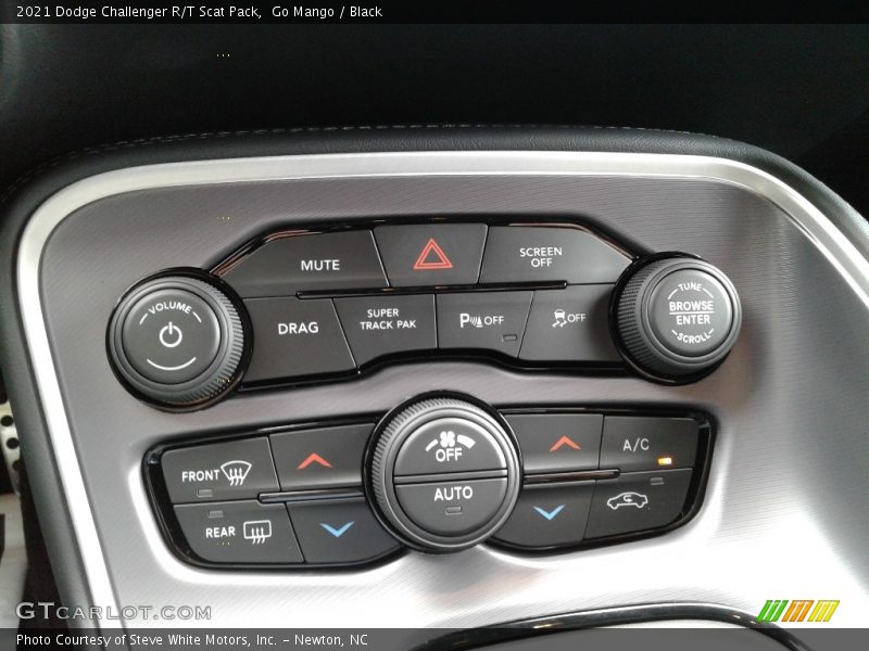 Controls of 2021 Challenger R/T Scat Pack