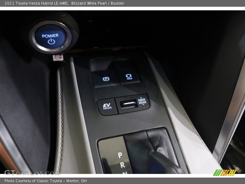 Blizzard White Pearl / Boulder 2021 Toyota Venza Hybrid LE AWD