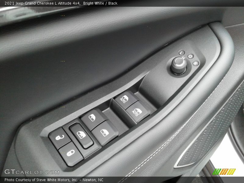 Bright White / Black 2021 Jeep Grand Cherokee L Altitude 4x4