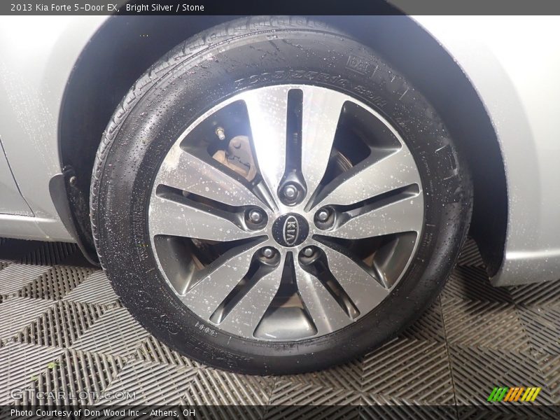 Bright Silver / Stone 2013 Kia Forte 5-Door EX
