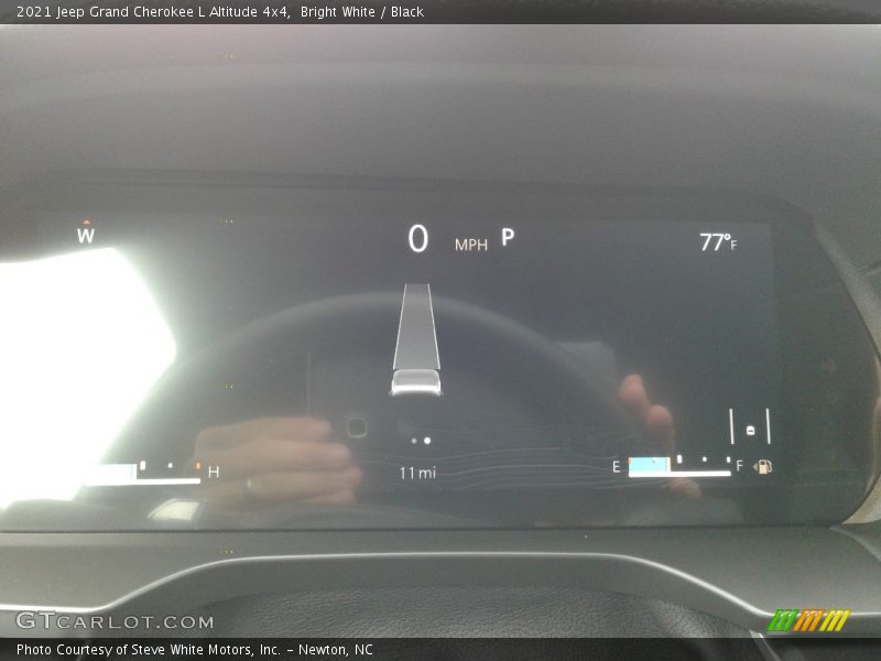 Bright White / Black 2021 Jeep Grand Cherokee L Altitude 4x4