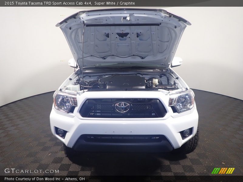 Super White / Graphite 2015 Toyota Tacoma TRD Sport Access Cab 4x4