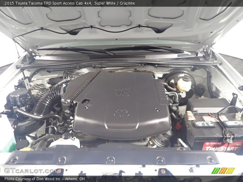 Super White / Graphite 2015 Toyota Tacoma TRD Sport Access Cab 4x4