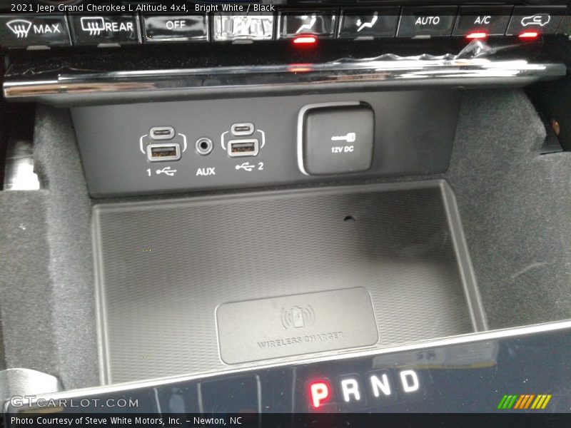 Bright White / Black 2021 Jeep Grand Cherokee L Altitude 4x4