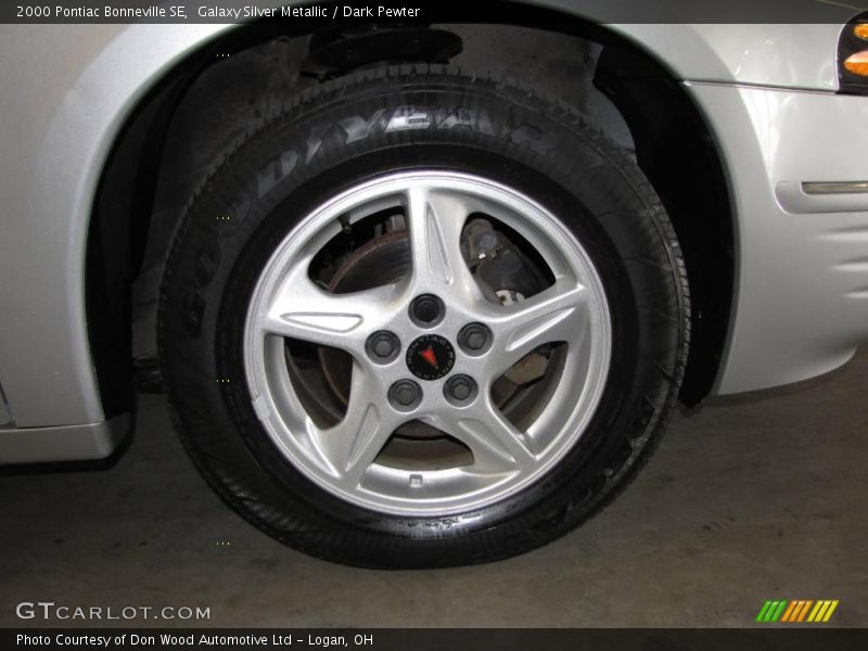 Galaxy Silver Metallic / Dark Pewter 2000 Pontiac Bonneville SE