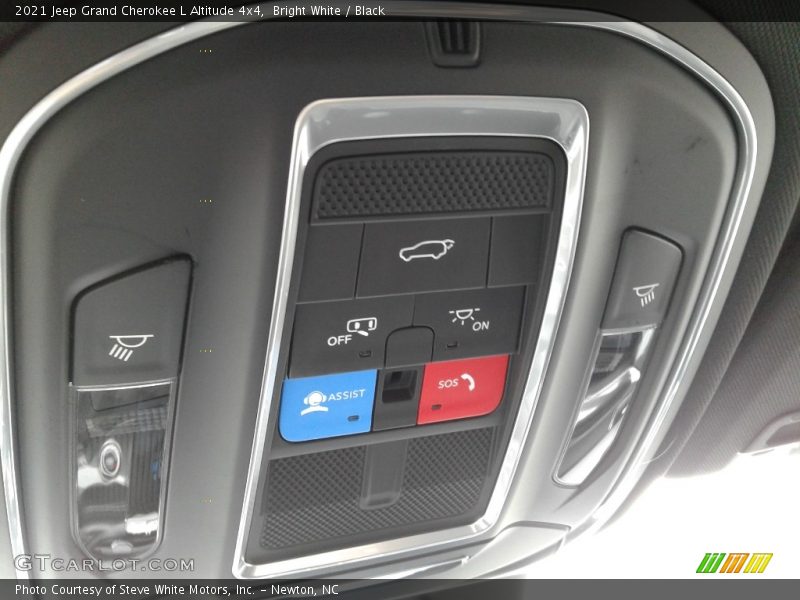 Bright White / Black 2021 Jeep Grand Cherokee L Altitude 4x4