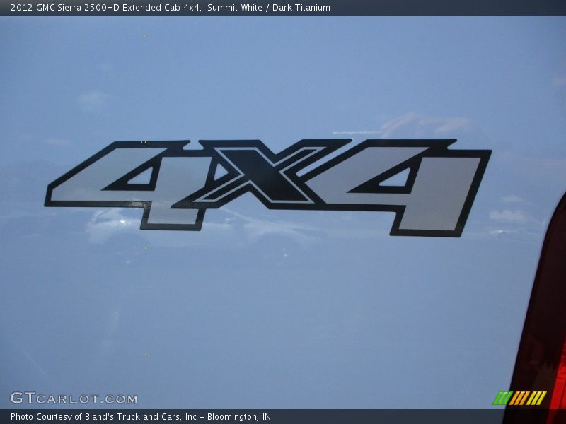 Summit White / Dark Titanium 2012 GMC Sierra 2500HD Extended Cab 4x4