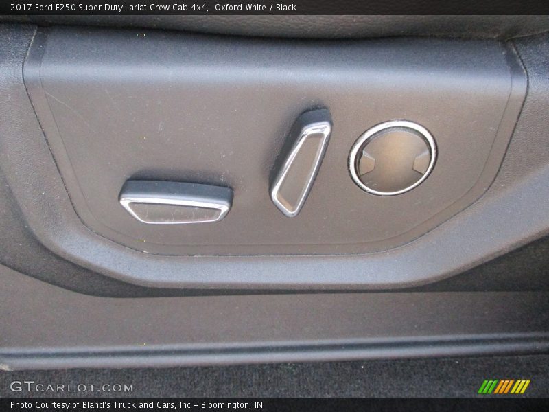 Oxford White / Black 2017 Ford F250 Super Duty Lariat Crew Cab 4x4