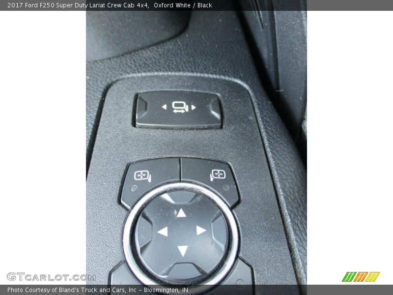 Oxford White / Black 2017 Ford F250 Super Duty Lariat Crew Cab 4x4