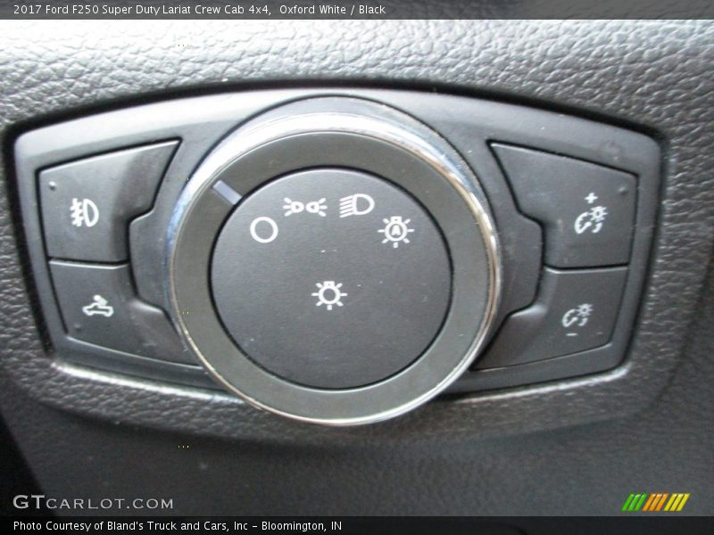Oxford White / Black 2017 Ford F250 Super Duty Lariat Crew Cab 4x4