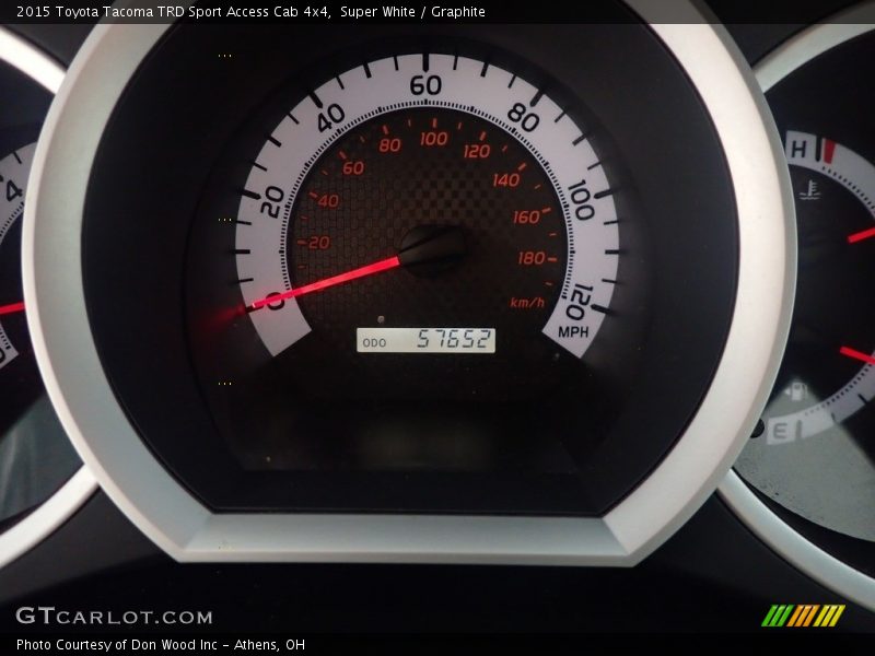 Super White / Graphite 2015 Toyota Tacoma TRD Sport Access Cab 4x4