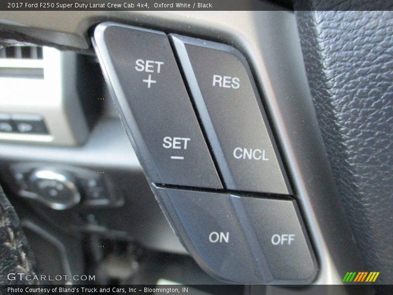 Oxford White / Black 2017 Ford F250 Super Duty Lariat Crew Cab 4x4