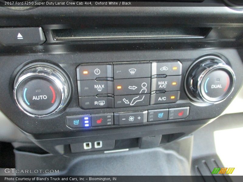 Oxford White / Black 2017 Ford F250 Super Duty Lariat Crew Cab 4x4