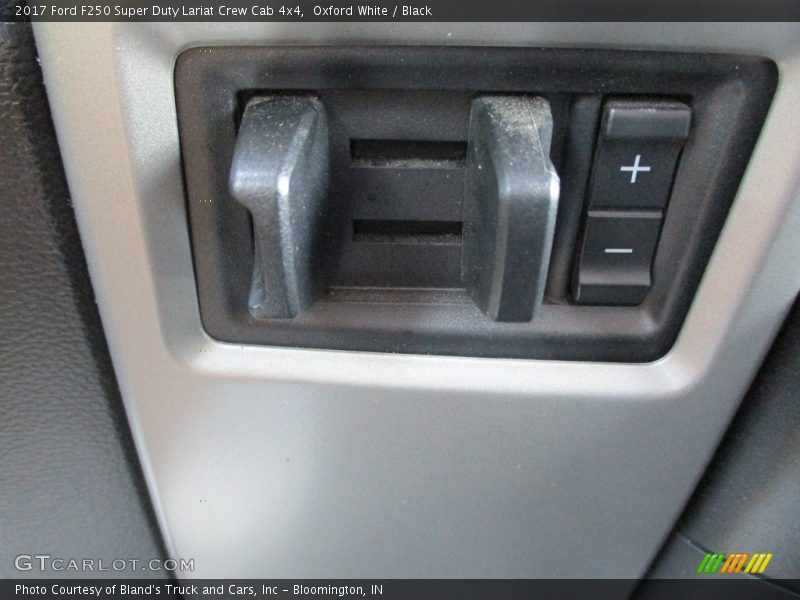 Oxford White / Black 2017 Ford F250 Super Duty Lariat Crew Cab 4x4